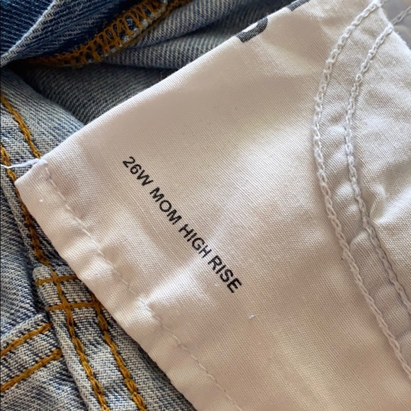 BDG High-Waisted Mom Jean - Picture 5 of 6